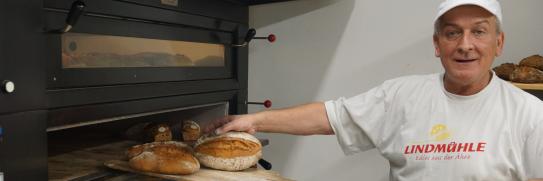 Beratung in der Versuchsbackstube